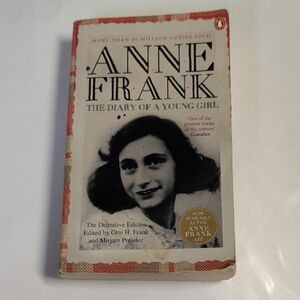Anne Frank: The Diary of a Young Girl - White Paperback